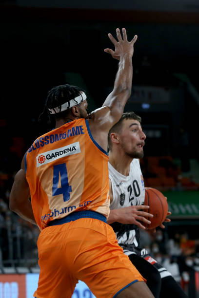 更显示出了 更显示出了