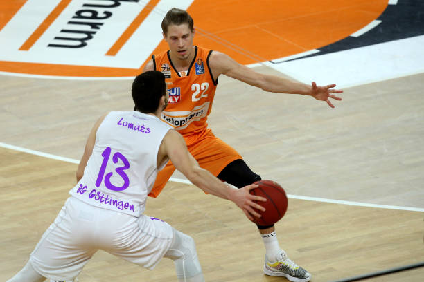 佩尼亚的表 佩尼亚的表