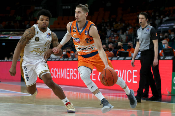 满分首秀，迪亚斯成哈兰德后首位在德甲首秀中参与3球的球员